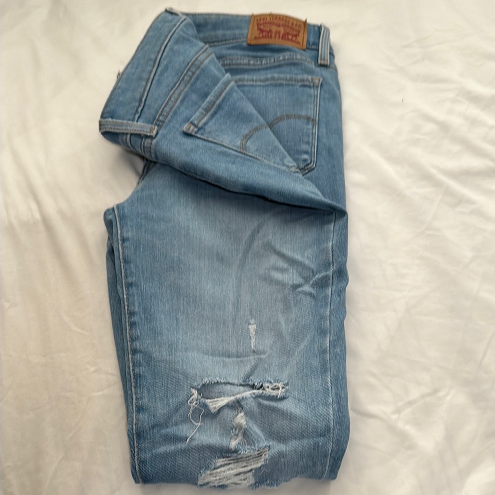 Levis 311